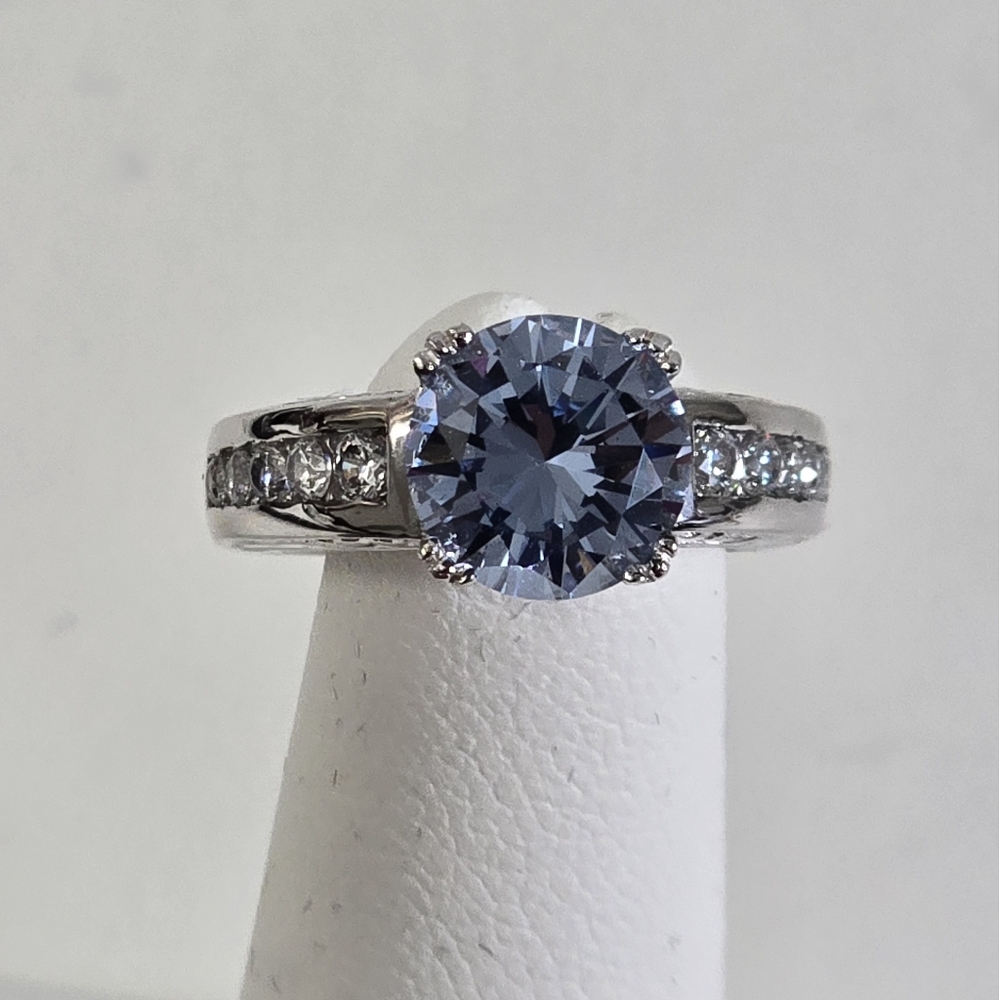 Watch Video / Regal Sterling Silver 925 Ring